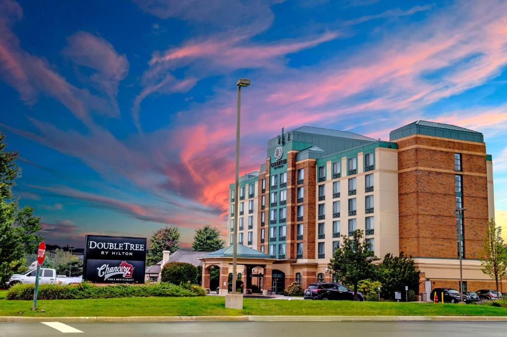 Doubletree by Hilton Pleasant Prairie Kenosha WI - main image