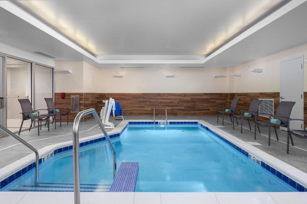 Fairfield Inn & Suites by Marriott Kenosha Pleasant Prairie - image 3