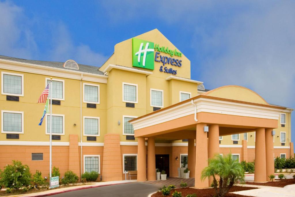 Holiday Inn Express Hotel & Suites Jourdanton Pleasanton - main image