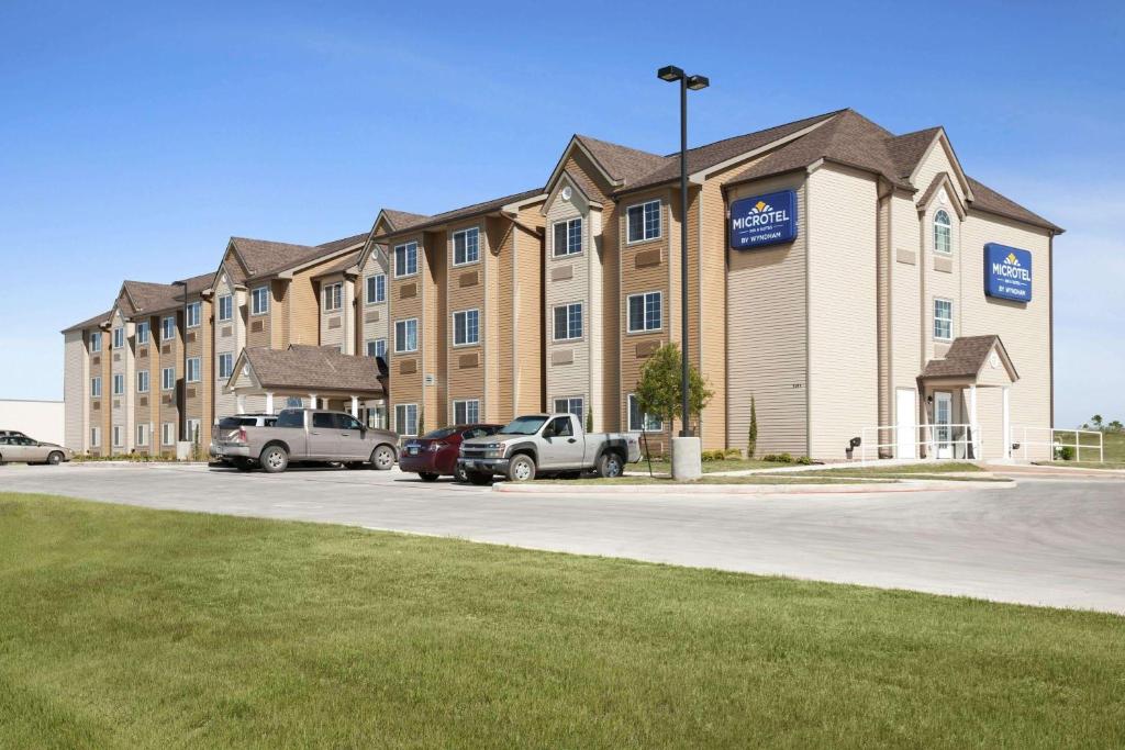 Microtel Inn & Suites Pleasanton - main image