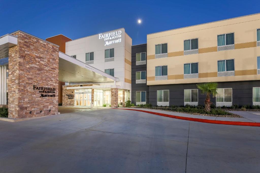 Fairfield Inn & Suites by Marriott Pleasanton - main image