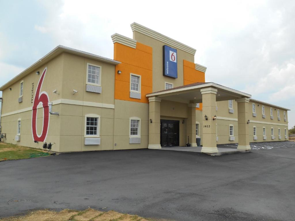 Motel 6-Jourdanton TX - image 4