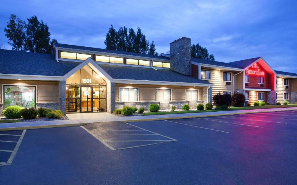 AmericInn by Wyndham Plover Stevens Point - main image