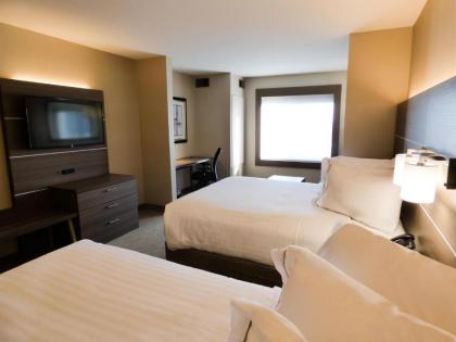 Holiday Inn Express & Suites Plymouth - Ann Arbor Area an IHG Hotel - image 13