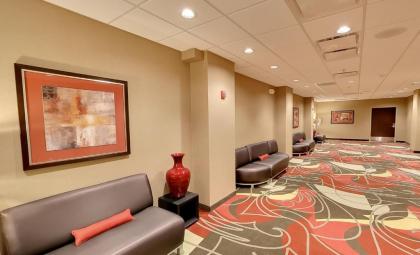 Holiday Inn Express & Suites Plymouth - Ann Arbor Area an IHG Hotel - image 7