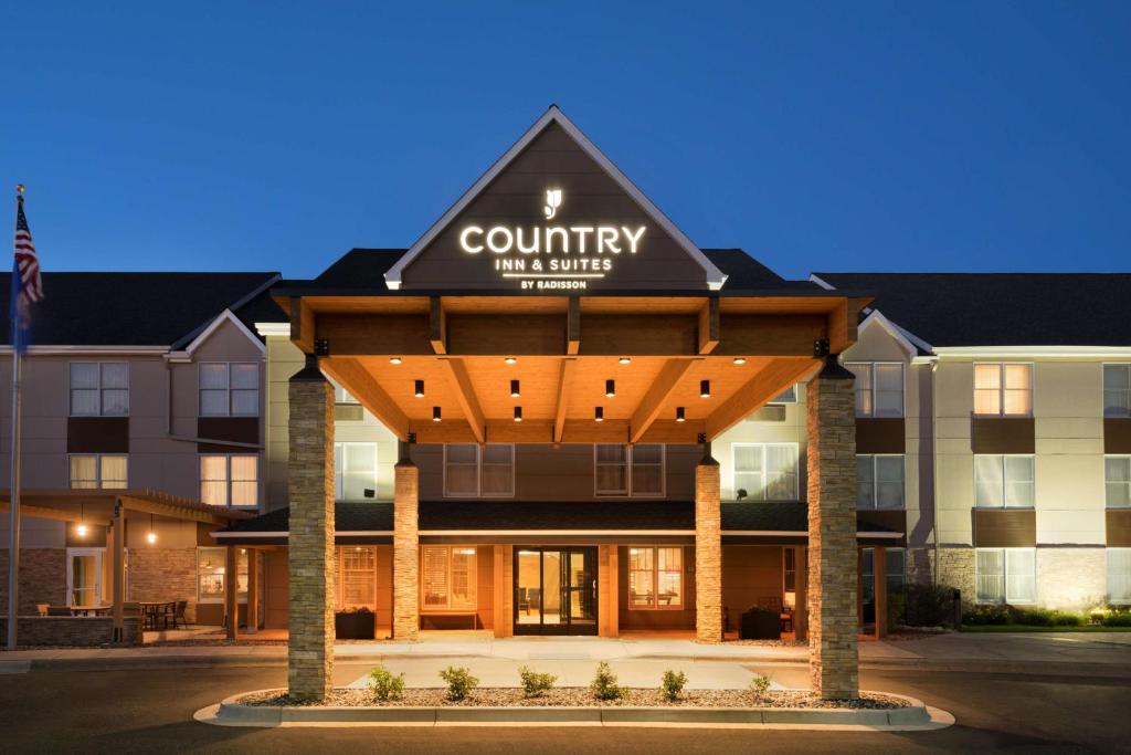 Country Inn & Suites by Radisson Minneapolis West MN - main image