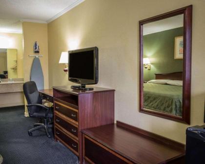 Rodeway Inn & Suites Plymouth Hwy 64 - image 14