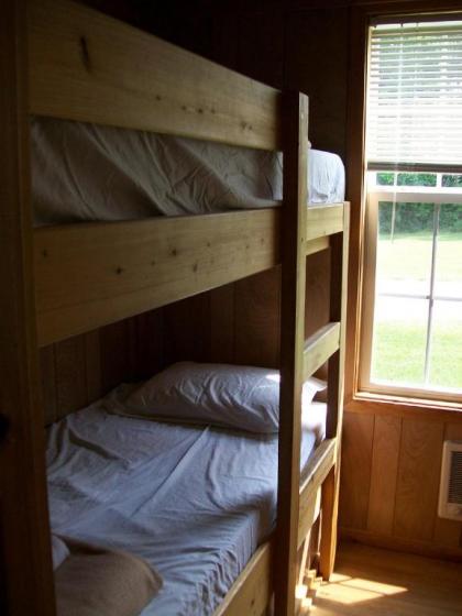 Plymouth Rock Camping Resort Deluxe Cabin 15 - image 6