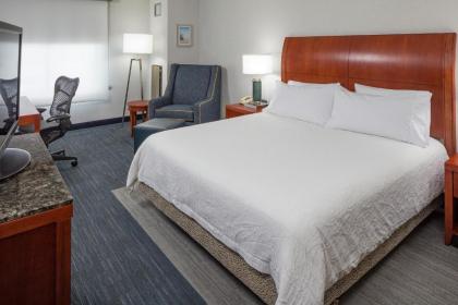 Hilton Garden Inn Plymouth - image 9