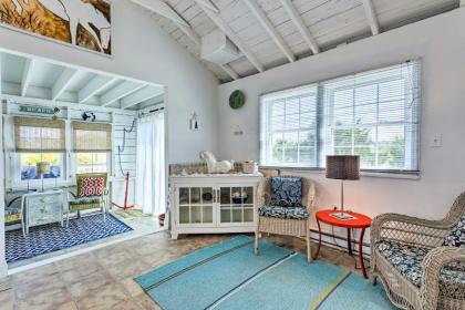 Plymouth Cottage with Deck Grill and Ocean Views - image 11