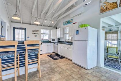 Plymouth Cottage with Deck Grill and Ocean Views - image 13