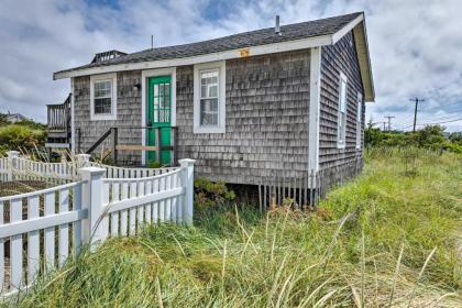 Plymouth Cottage with Deck Grill and Ocean Views - image 8