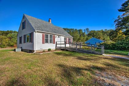 Updated Plymouth Home Less Than 2 Miles to Waterfront! - image 12