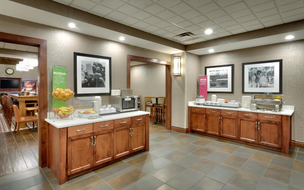 Hampton Inn & Suites Pocatello - image 7