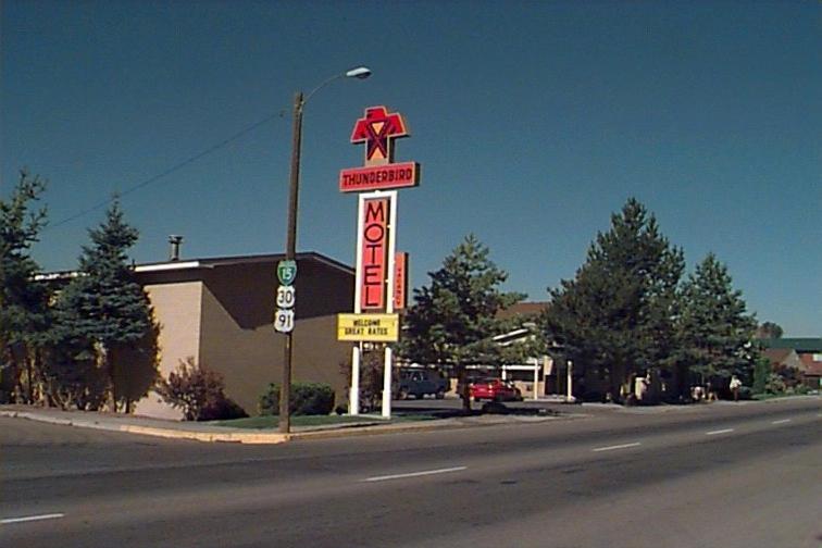 Thunderbird Motel - image 2