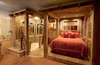 Black Swan Inn Luxurious Theme Rooms - image 10