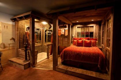 Black Swan Inn Luxurious Theme Rooms - image 8