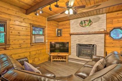 Pocono Log Cabin with Fireplace Fire Pits Amenities - image 4