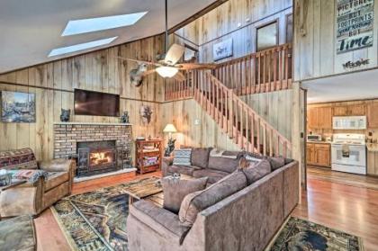 Bear Den Rustic Mountain Getaway with Game Room! - image 2