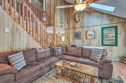 Bear Den Rustic Mountain Getaway with Game Room! - image 4