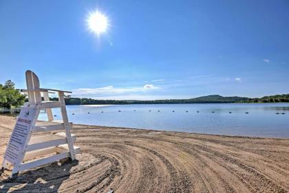 Cozy Getaway with Arrowhead Lake Community Amenities! - image 9