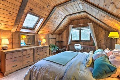 Secluded Lakefront Cabin with Deck Ski and Hike! - image 18