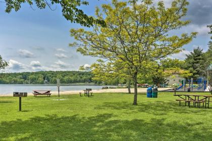 Quaint Lake Cottage with Pool and Beach Access! - image 8