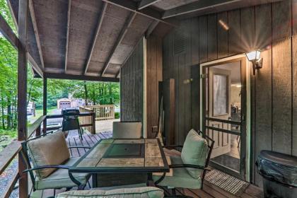 Pocono Lake Escape with Community Amenities! - image 13