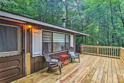 Pocono Lake Escape with Community Amenities! - image 15