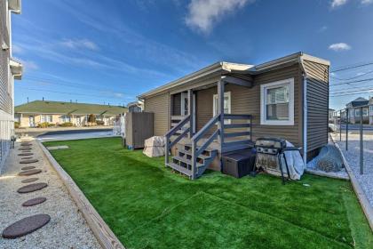 Chic Cottage with Yard Walk to Beach Boardwalk - image 13