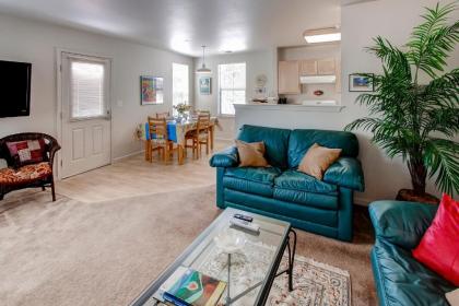 Serene Bungalow-Style Home in Point Reyes Station! - image 2