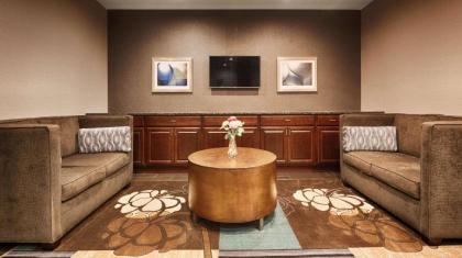 Best Western Plus Boardman Inn & Suites - image 12