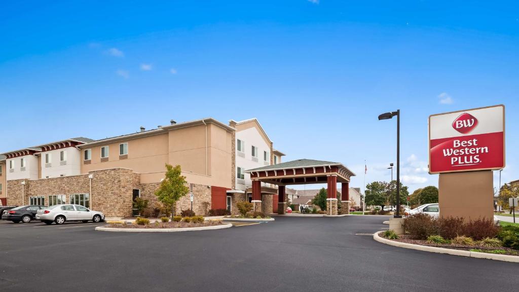 Best Western Plus Boardman Inn & Suites - image 4