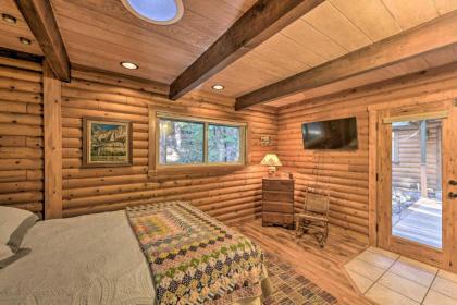 Amber Cabin with Hot Tub Near Top Vineyards! - image 2