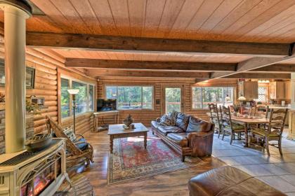 Amber Cabin with Hot Tub Near Top Vineyards! - image 9