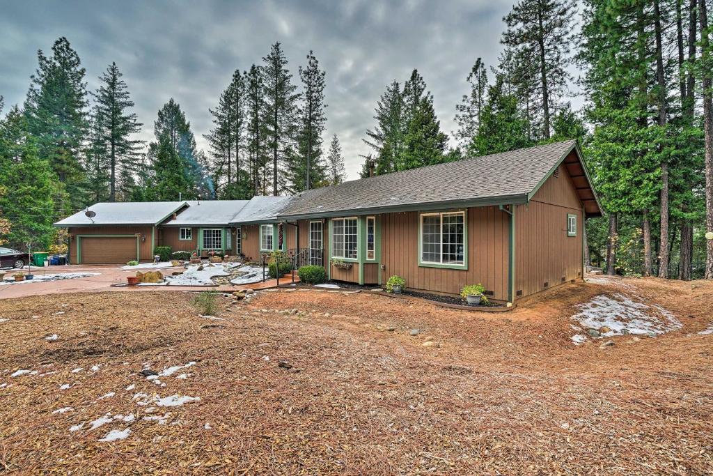 Pollock Pines Apartment with Private Deck on 5 Acres - image 3