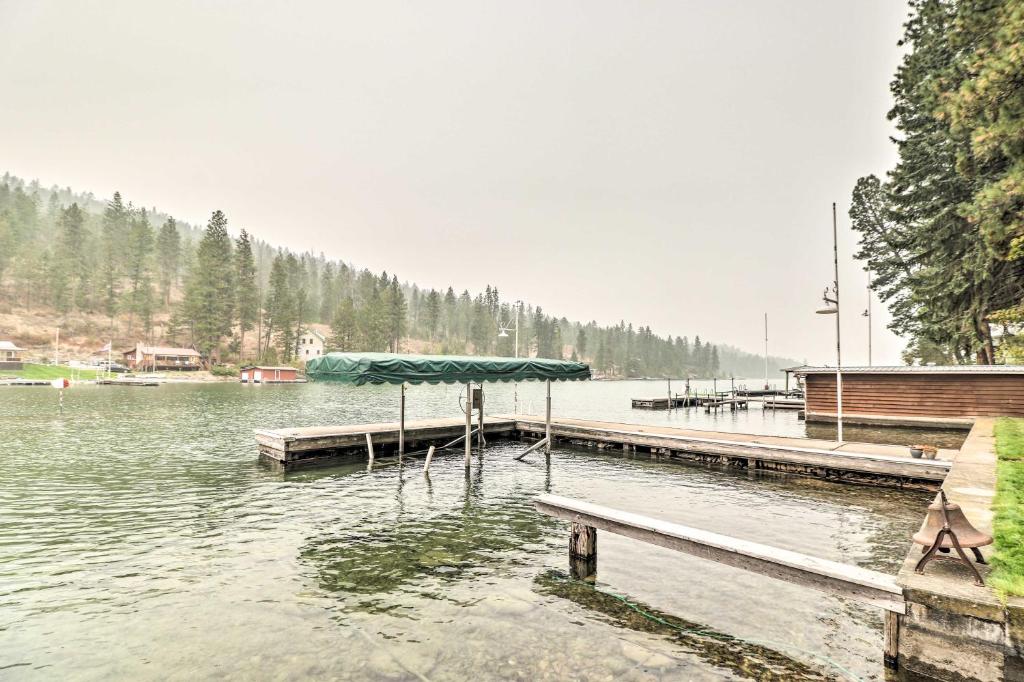 Flathead Lake Waterfront Cabin with Dock Kayaks - image 7