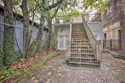 Quarters Above Courtyard-Near Strawberry Festival! - image 15