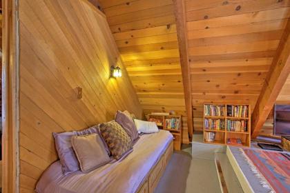 Dreamtime Cabin with Deck in Sequoia Natl Forest