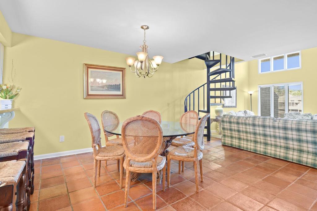 Ponte Vedra Fishermans Cove 52 WiFi  3 Bedrooms Sleeps 9 - image 5