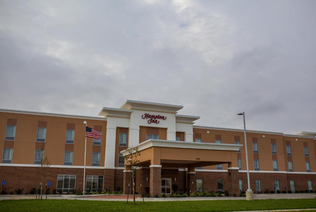 Hampton Inn-Pontiac - main image