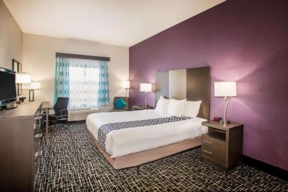 La Quinta Inn & Suits by Wyndham Pontoon Beach IL - image 10