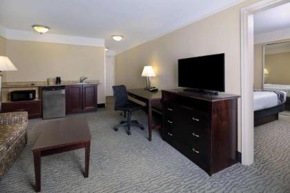 La Quinta by Wyndham Savannah Airport - Pooler - image 14