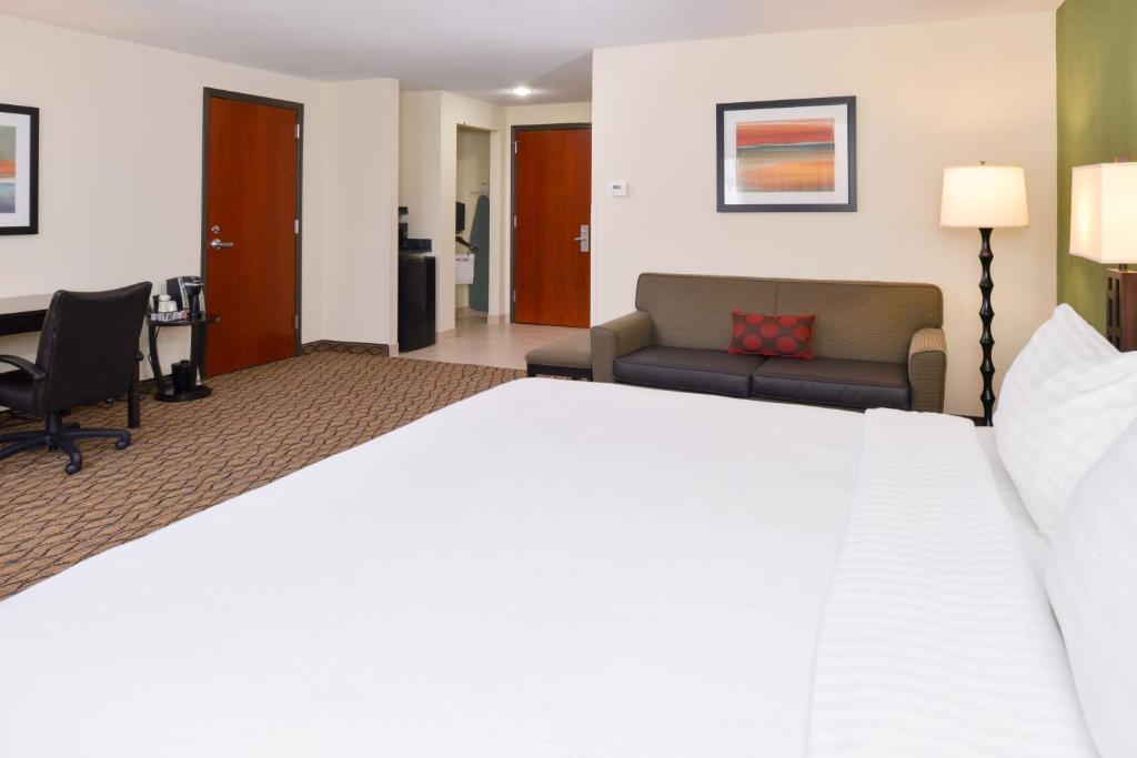 Holiday Inn Poplar Bluff an IHG Hotel - image 2