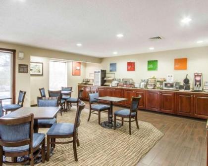 Comfort Inn Poplar Bluff North - image 13