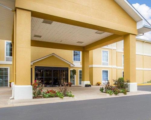 Comfort Inn Poplar Bluff North - image 2