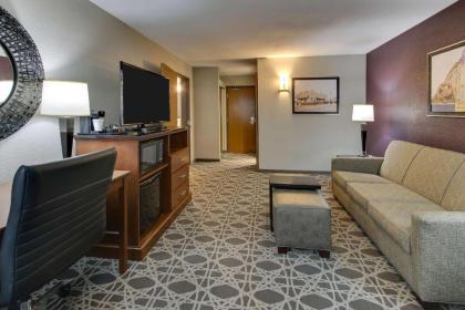 Drury Inn & Suites Poplar Bluff - image 12