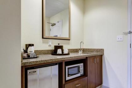 Hampton Inn Poplar Bluff - image 10