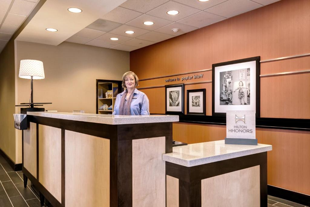 Hampton Inn Poplar Bluff - image 2