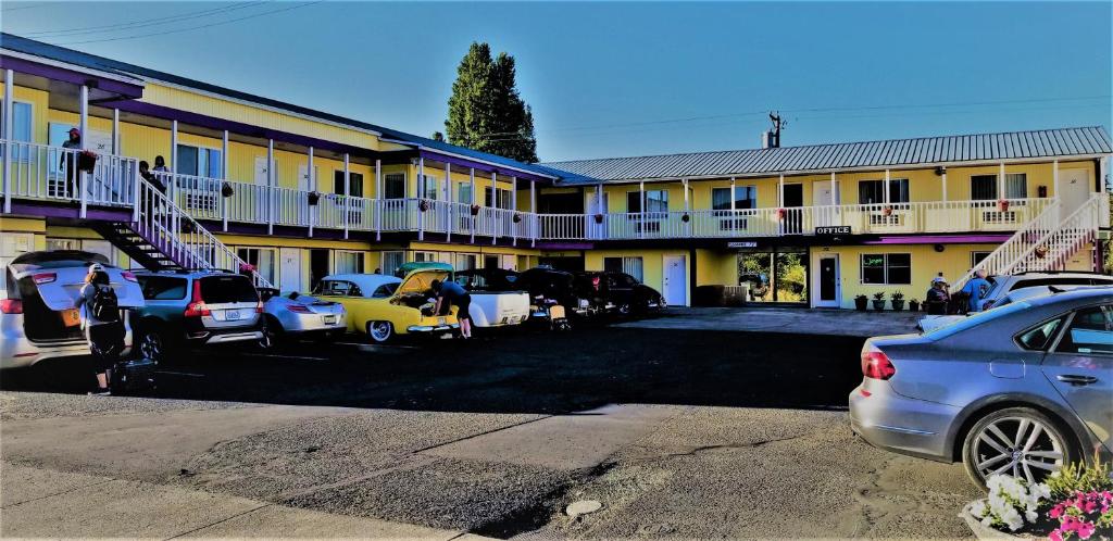 Royal Victorian Motel - main image